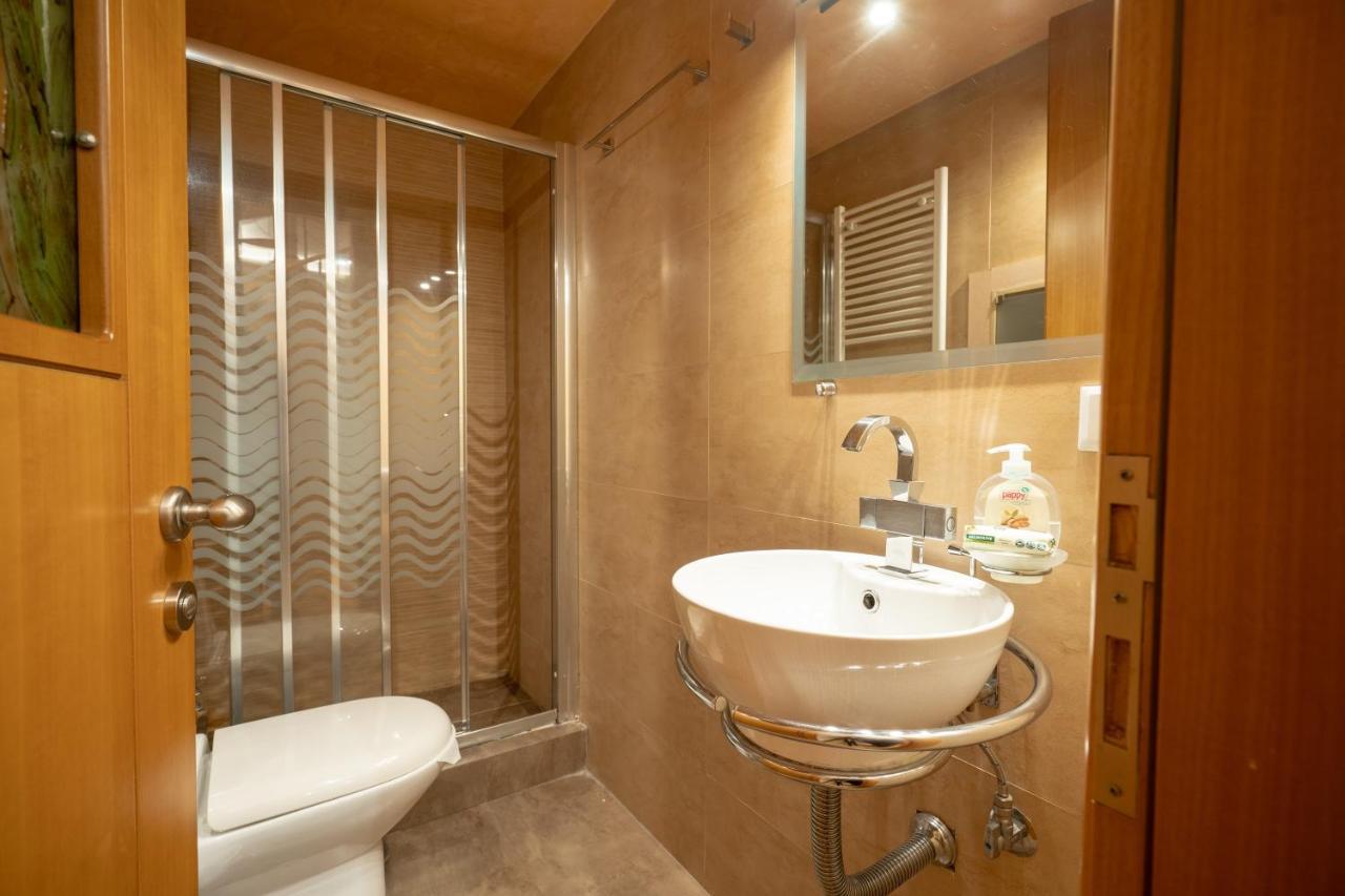 Acropolis Metro St.3 Bedrοοms 6 Persons Maisonette Athen Exterior foto